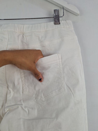 Second-Hand - Foil White Elastic Waist Denim Pants Size 14 - SwapUp