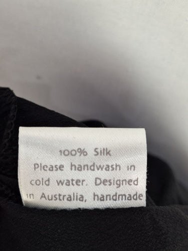 Second-Hand - Frockk Timeless Silk Throw Over Mini Dress Size OSFA - SwapUp