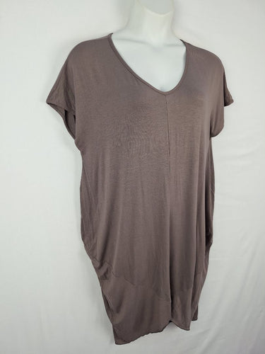 Second-Hand - Layer'd Taupe Essential Weekend Midi Dress Size XL - SwapUp