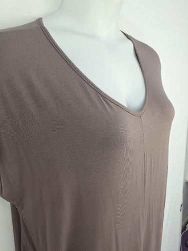 Second-Hand - Layer'd Taupe Essential Weekend Midi Dress Size XL - SwapUp