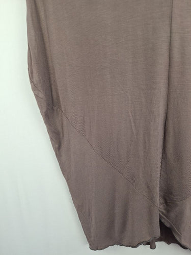 Second-Hand - Layer'd Taupe Essential Weekend Midi Dress Size XL - SwapUp
