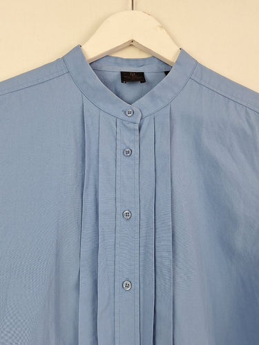 Second-Hand - David Lawrence Sky Blue Elevated Office Shirt Size 10 - SwapUp
