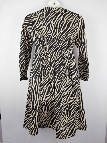 Second-Hand - Serafina Cream Zebra Zip Midi Dress Size M - SwapUp