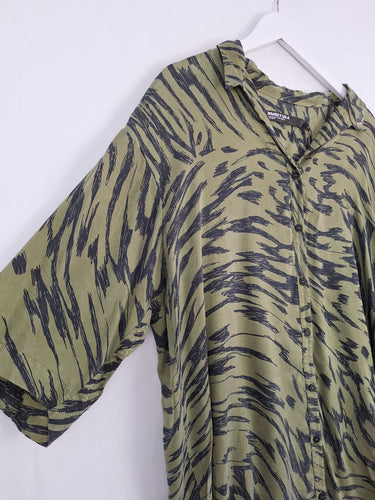 Second-Hand - Bimba Y Lola Army Green Butterfly Wing Longline Shirt Size M - SwapUp