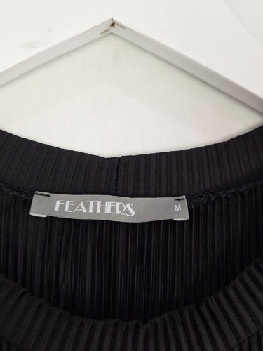 Second-Hand - Feathers Casual Textured Top Size M - SwapUp