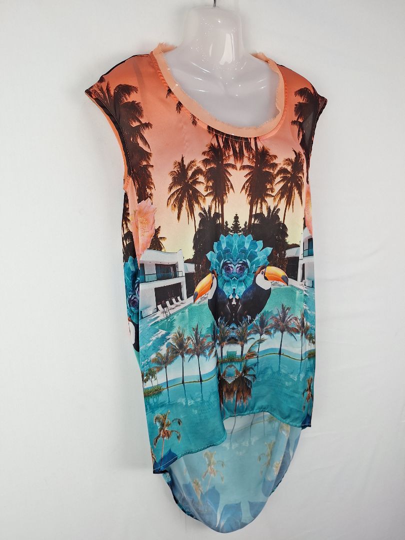 Second-Hand Wayne Cooper Majestic Sunset Scene Loungewear Dress Size 8 SwapUp Second-Hand Wayne Cooper Majestic Sunset Scene Loungewear Dress Size 8 SwapUp