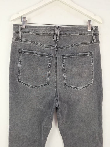 Second-Hand - Good American Black Wash Tapered Jeans Size L - SwapUp
