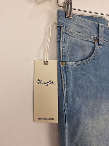 Second-Hand - Wrangler Ariel Blue Tapered Mid Rise Jeans Size 8 - SwapUp