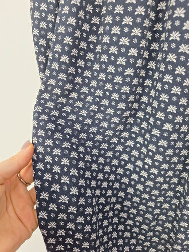 Second-Hand - Anna Thomas Navy Blossom Shimmer Waist Midi Skirt Size M - SwapUp