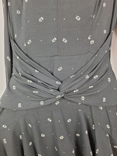Second-Hand - Lover Tulip Front Twist Flirty Mini Dress Size 12 - SwapUp
