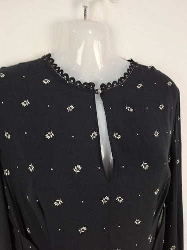 Second-Hand - Lover Tulip Front Twist Flirty Mini Dress Size 12 - SwapUp