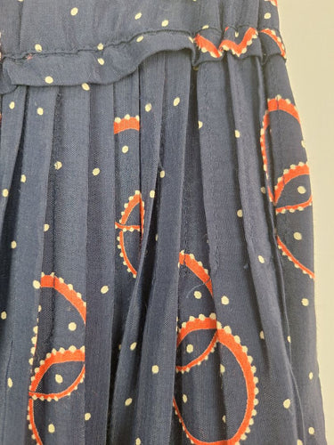 Second-Hand - Country Road Ring Patterned Pleated Skirt Size 6 - SwapUp