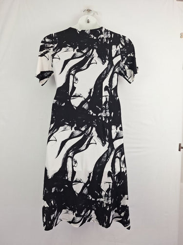 Second-Hand - Liz Jordan Wavy Marble Monochrome Midi Dress Size M - SwapUp
