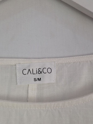 Second-Hand - Cali&Co Crisp Linen Blend Layered Raw Edge Top Size S - SwapUp