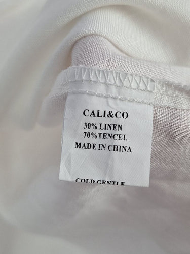 Second-Hand - Cali&Co Crisp Linen Blend Layered Raw Edge Top Size S - SwapUp
