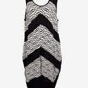 Second-Hand - Taking Shape Monochrome Balloon Style Midi Dress Size XS - SwapUp
