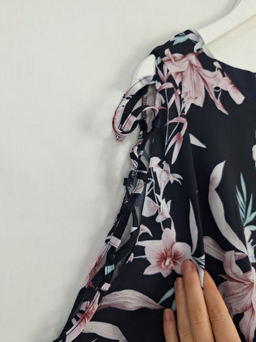 Second-Hand - Floral Print Blouse With Laced Sleeves Size - SwapUp