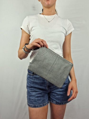 Second-Hand - Louenhide Grey Textured Wristlet - SwapUp