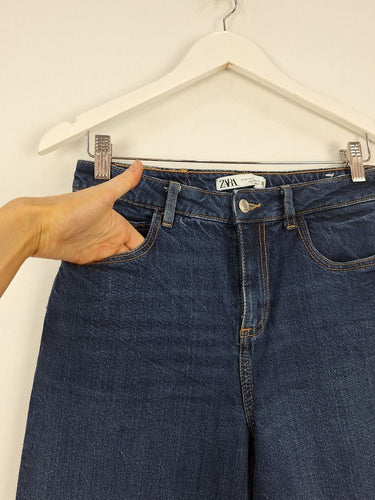 Second-Hand - Zara Dark Wash With Contrast Stitching Straight Leg Jeans Size 8 - SwapUp