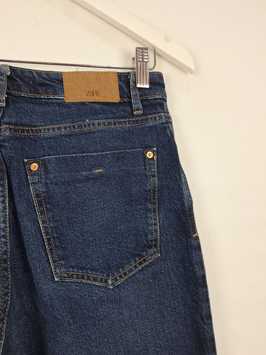 Second-Hand - Zara Dark Wash With Contrast Stitching Straight Leg Jeans Size 8 - SwapUp
