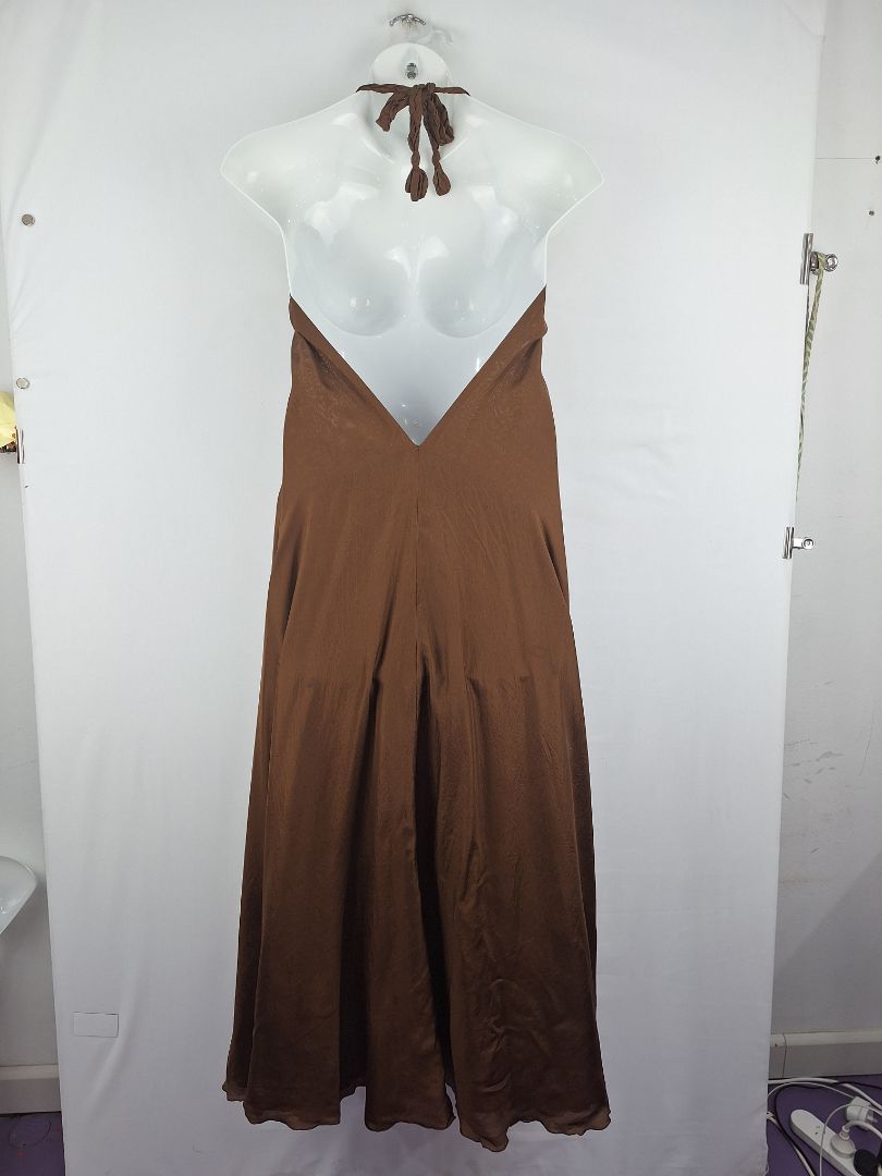 Second-Hand Lisa Brown Elegant Brown V Neck Ruffle Silk Dress One Size SwapUp Second-Hand Lisa Brown Elegant Brown V Neck Ruffle Silk Dress One Size SwapUp