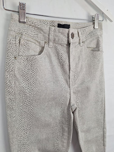 Second-Hand - Decjuba Grey Reptile High Rise Skinny Jeans Size 8 - SwapUp