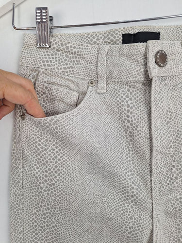 Second-Hand - Decjuba Grey Reptile High Rise Skinny Jeans Size 8 - SwapUp