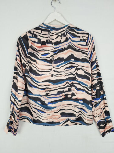 Second-Hand - Karen Millen Satin Quarter Zip Wavy Blur Top Size 8 - SwapUp