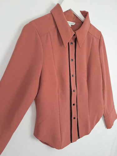 Second-Hand - Veronika Maine Dusty Rose Lace Front Shirt Size 8 - SwapUp