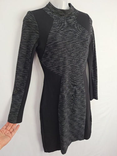 Second-Hand - Karen Millen Structured Charcoal Micro Lines Midi Dress Size 10 - SwapUp