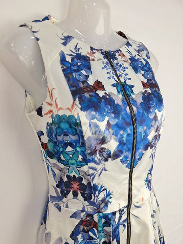 color of shoes for navy blue dress Second-Hand Cue Blue Floral Satin Zip Front Dress Size 8 – SwapUp