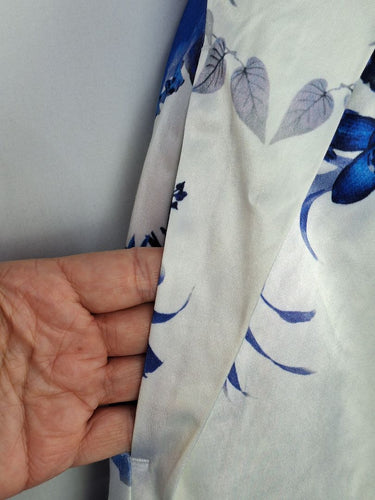 Second-Hand - Cue Blue Floral Satin Zip Front Dress Size 8 - SwapUp