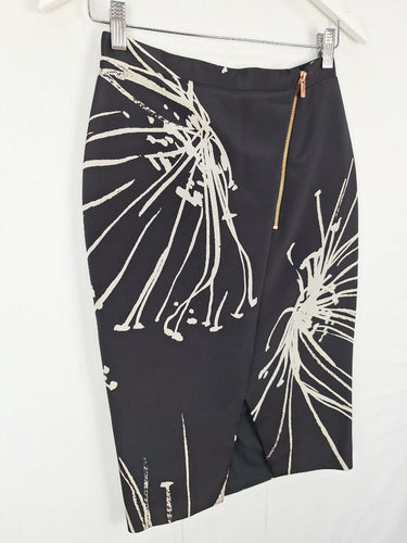 Second-Hand - Ginger & Smart Dandelion Silk Blend Angular Zip Skirt Size 8 - SwapUp