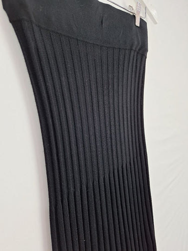 Second-Hand - Review Wide Waist Knitted Rib Skirt Size 6 - SwapUp