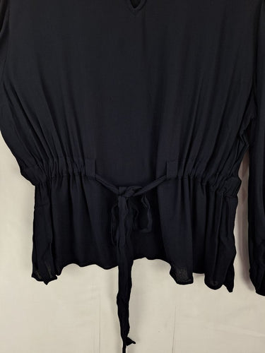 Second-Hand - Tasteful Key Hole Blouse with Tie Waist Size - SwapUp