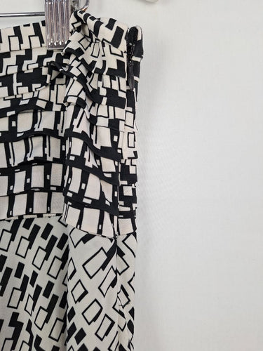 Second-Hand - Pingpong B&W Swing Midi Skirt Size 12 - SwapUp