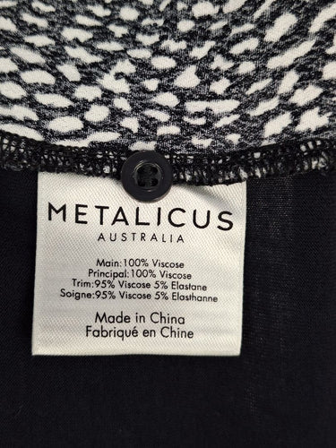 Second-Hand - Metalicus Spotted Casual Midi Dress Size M - SwapUp