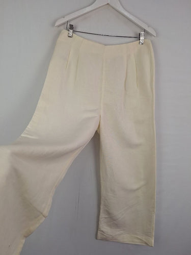 Second-Hand - Seed Cream Pleat Front Elevated Linen Blend Pants Size 12 - SwapUp