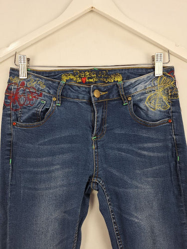 Second-Hand - Desigual Embroidered Cinched Ankle Jeans Size S - SwapUp