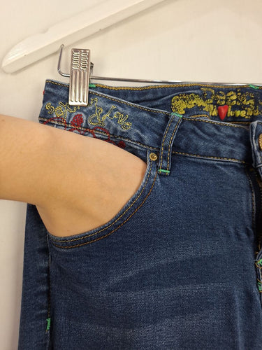 Second-Hand - Desigual Embroidered Cinched Ankle Jeans Size S - SwapUp