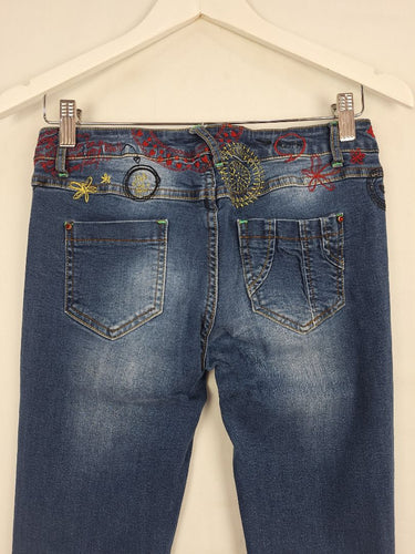 Second-Hand - Desigual Embroidered Cinched Ankle Jeans Size S - SwapUp