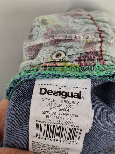 Second-Hand - Desigual Embroidered Cinched Ankle Jeans Size S - SwapUp