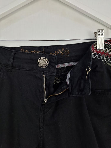Second-Hand - Desigual Black Embroidered Cinched Ankle Jeans Size S - SwapUp