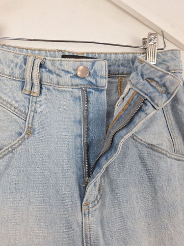 Second-Hand - Witchery Light Wash Tapered Jeans Size 8 - SwapUp