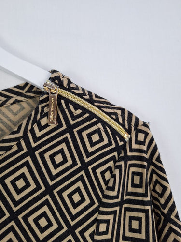 Second-Hand - Michael Kors Beige Diamond Shoulder Zip Top Size M - SwapUp
