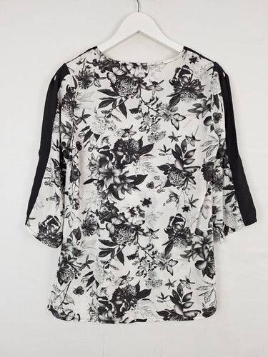 Second-Hand - Liz Jordan Cutaway Sleeve Everyday Staple Top Size 10 - SwapUp