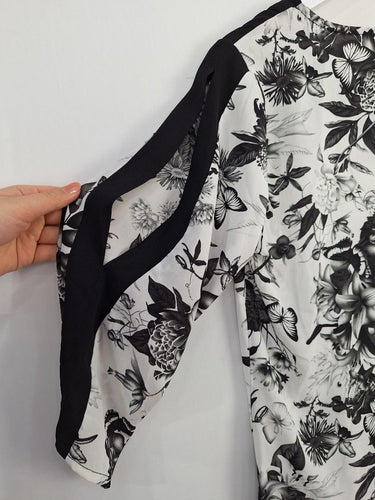 Second-Hand - Liz Jordan Cutaway Sleeve Everyday Staple Top Size 10 - SwapUp