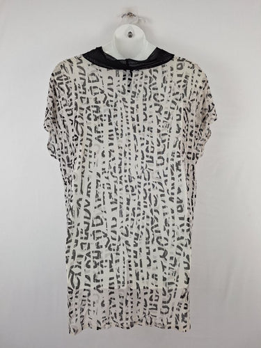 Second-Hand - TS Mysterious Sheer Mesh Top Size M - SwapUp