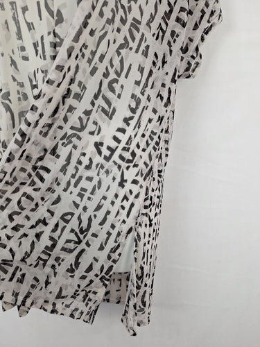 Second-Hand - TS Mysterious Sheer Mesh Top Size M - SwapUp
