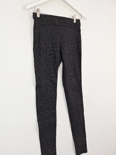 Second-Hand - Feathers Refined Cheetal Print Leggings Size S - SwapUp